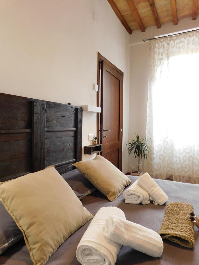 Otello Guest House Монтальчино Экстерьер фото